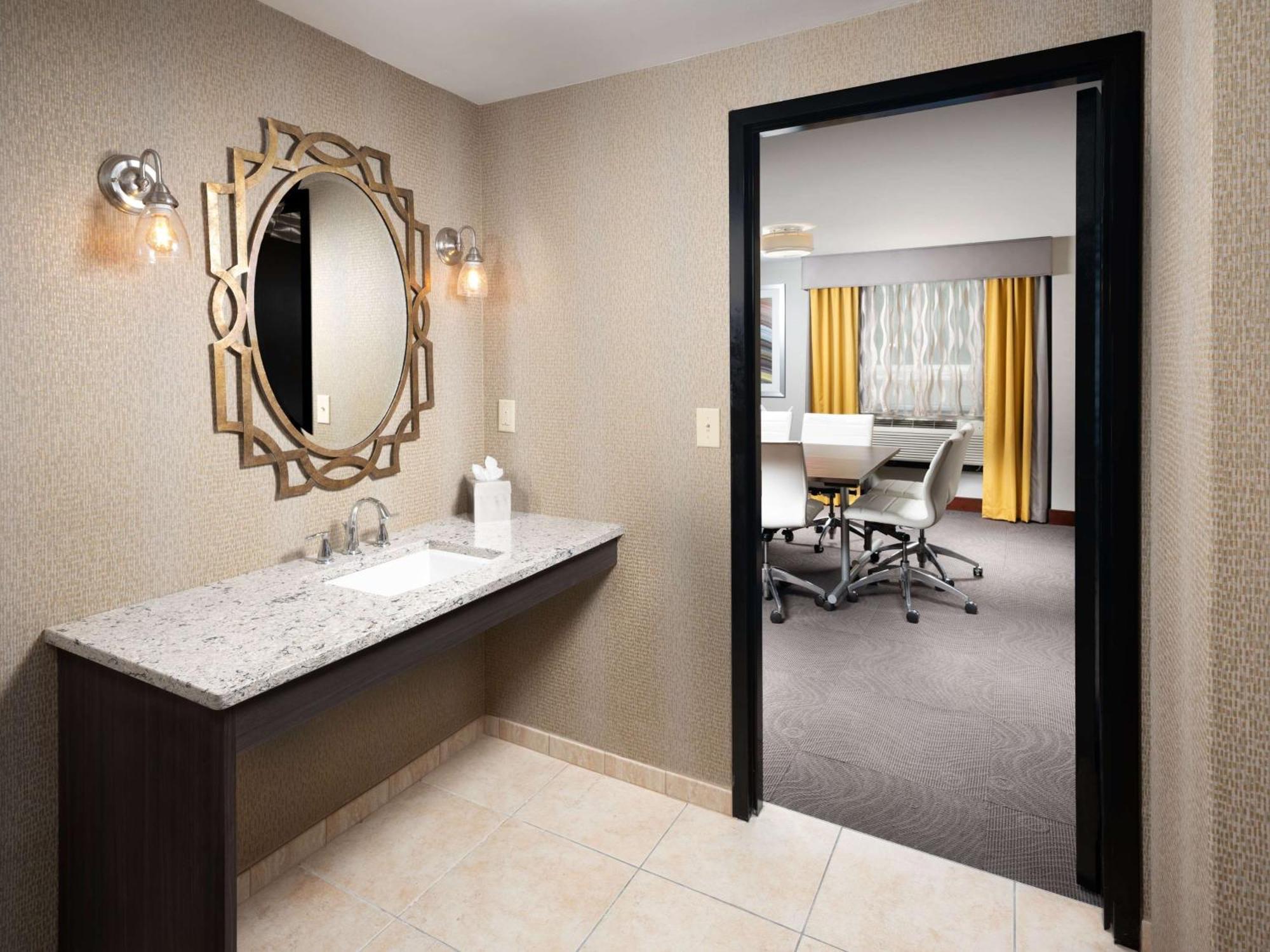 Doubletree By Hilton Hotel Chattanooga Downtown Exterior foto
